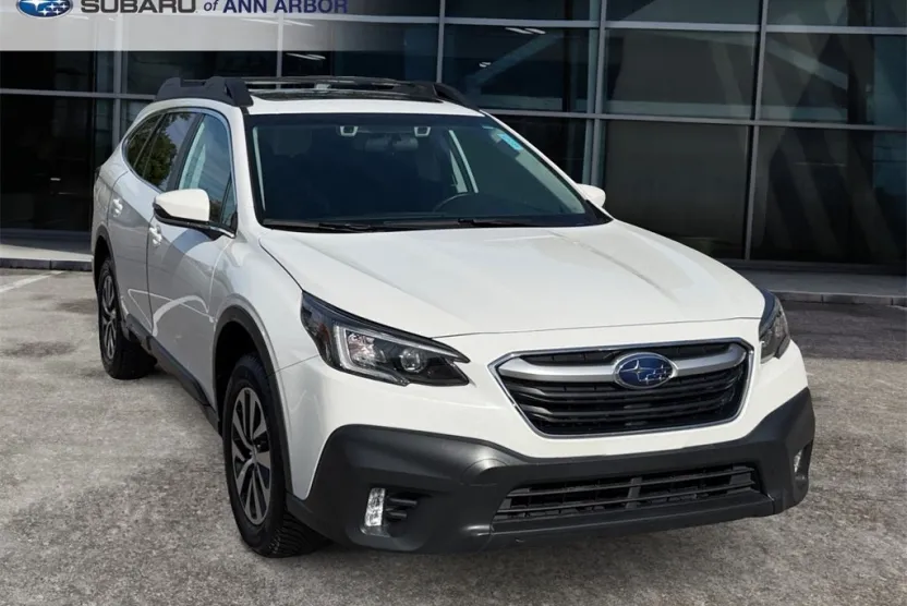 2022 Subaru Outback Premium photo 1