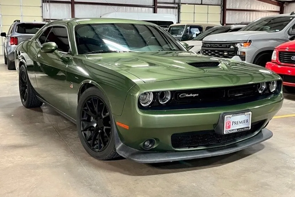 2022 Dodge Challenger R/T Scat Pack photo 1