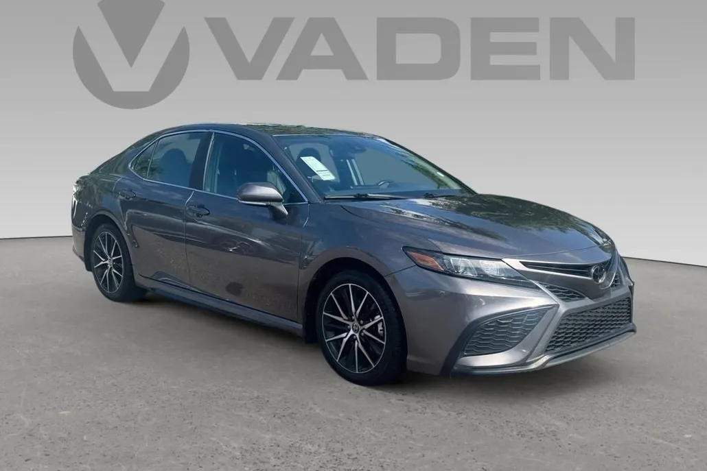 2023 Toyota Camry SE photo 1