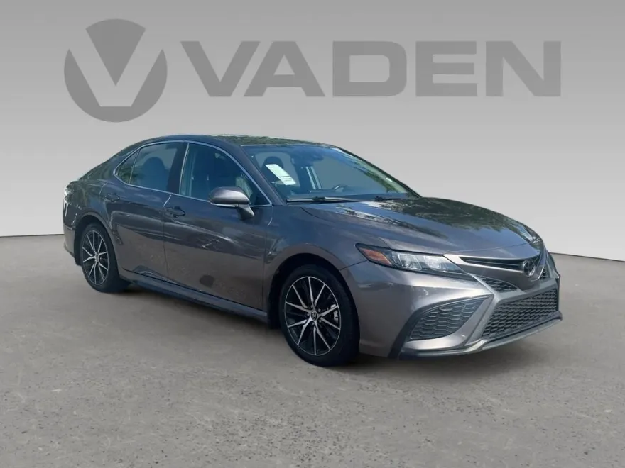 2023 Toyota Camry SE photo 1