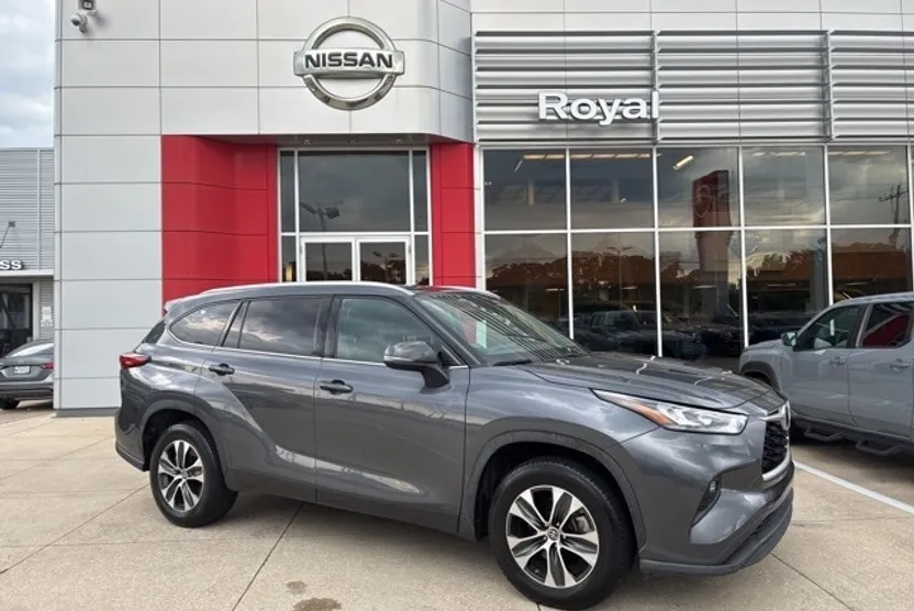 2020 Toyota Highlander XLE photo 1