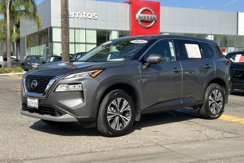2021 Nissan Rogue SV photo 1