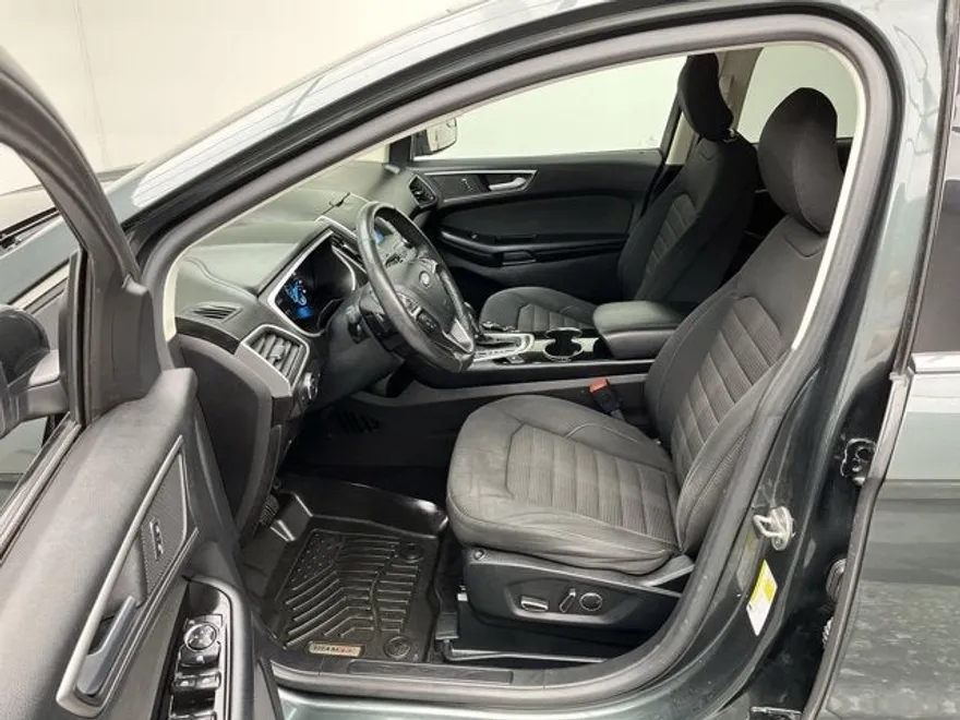 2015 Ford Edge SEL photo 1