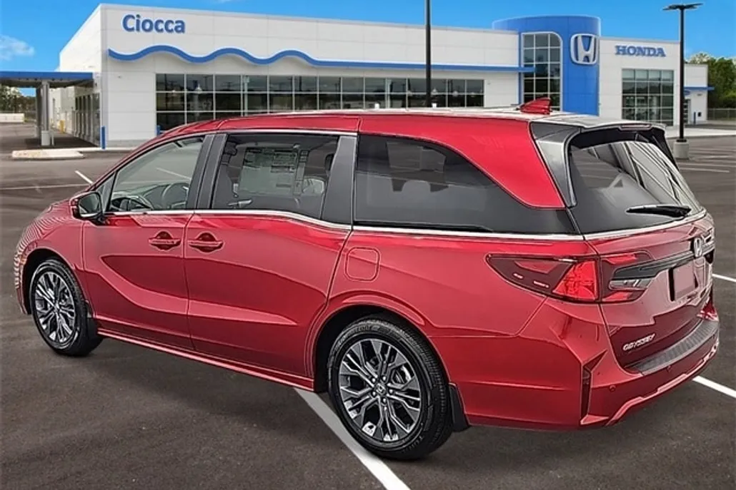 2026 Honda Odyssey Touring photo 1