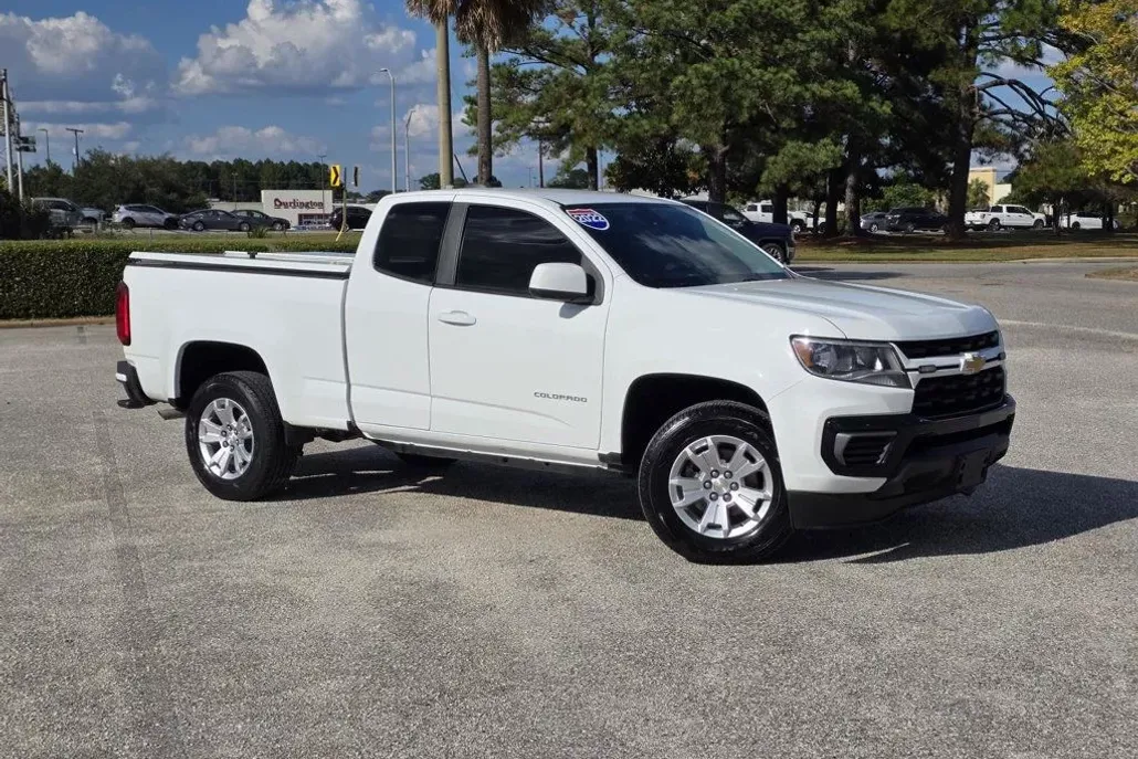 2022 Chevrolet Colorado LT photo 1