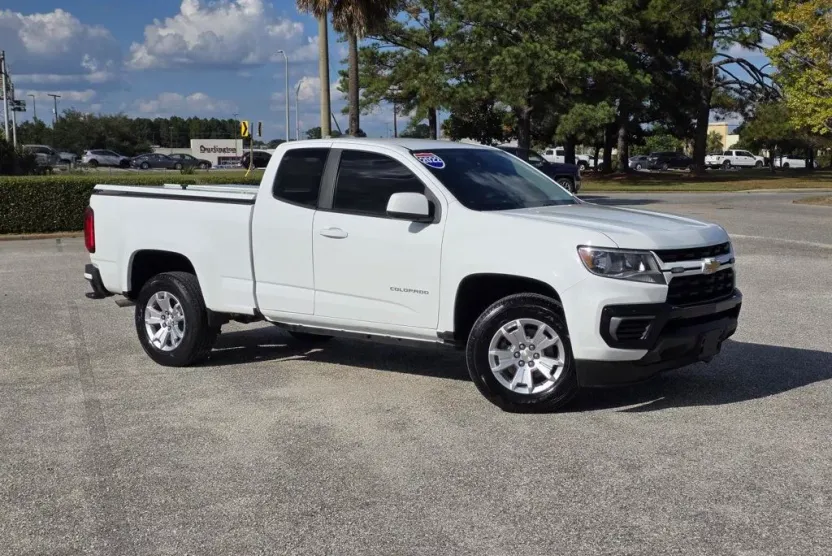 2022 Chevrolet Colorado LT photo 1