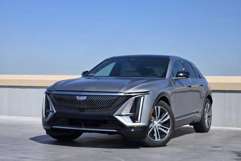 2025 Cadillac Lyriq Luxury photo 1