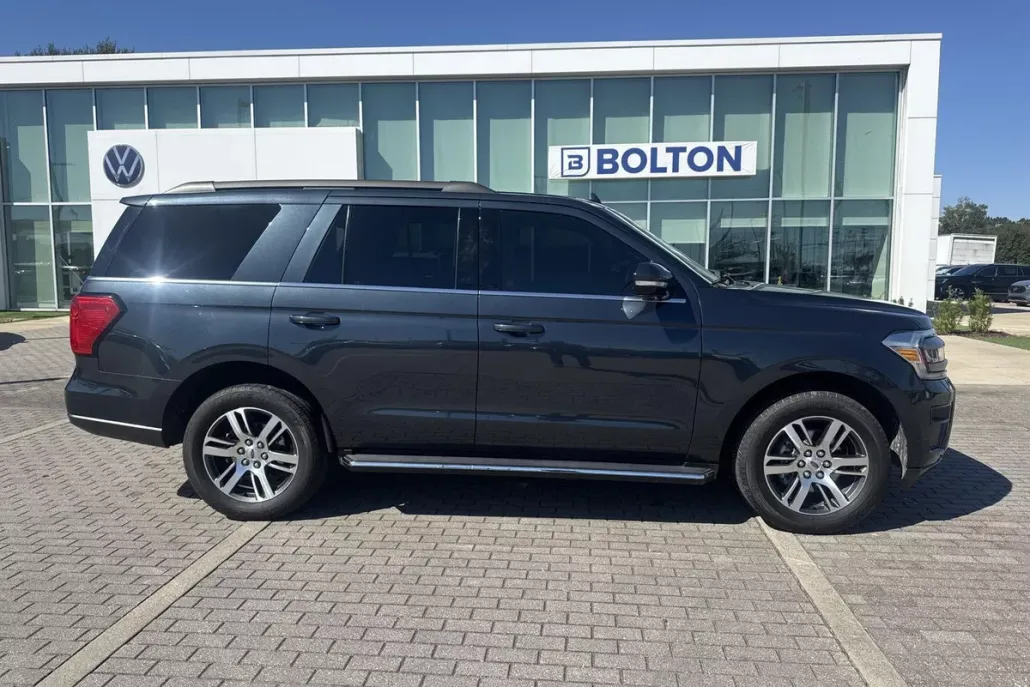 2023 Ford Expedition XLT photo 1