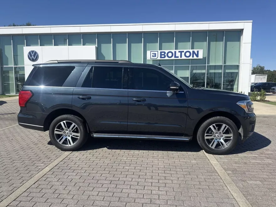 2023 Ford Expedition XLT photo 1