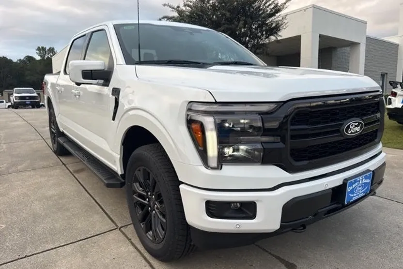 2025 Ford F-150 Lariat photo 1