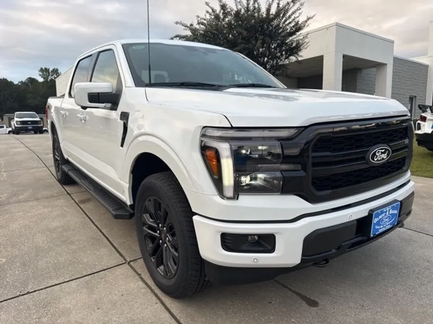 2025 Ford F-150 Lariat photo 1