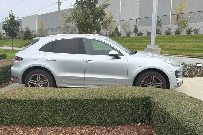 2015 Porsche Macan Turbo photo 1