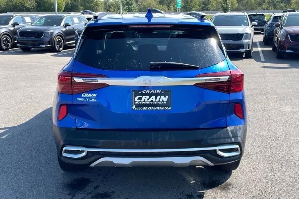 2023 Kia Seltos S photo 1