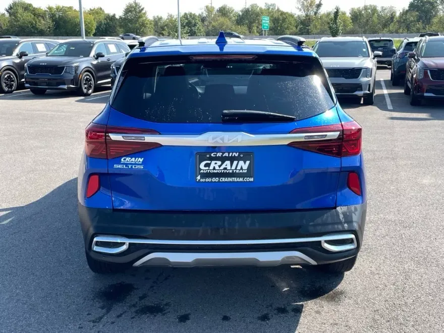 2023 Kia Seltos S photo 1