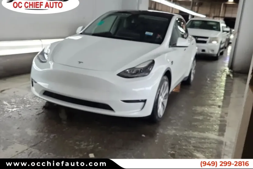 2022 Tesla Model Y Long Range photo 1