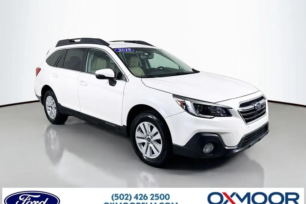 2019 Subaru Outback Premium photo 1