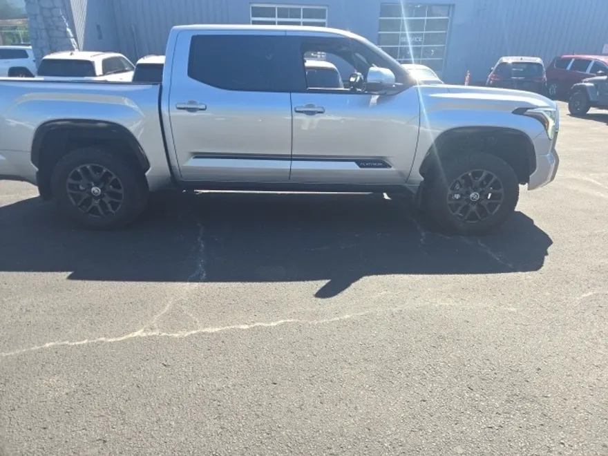2024 Toyota Tundra Platinum photo 1