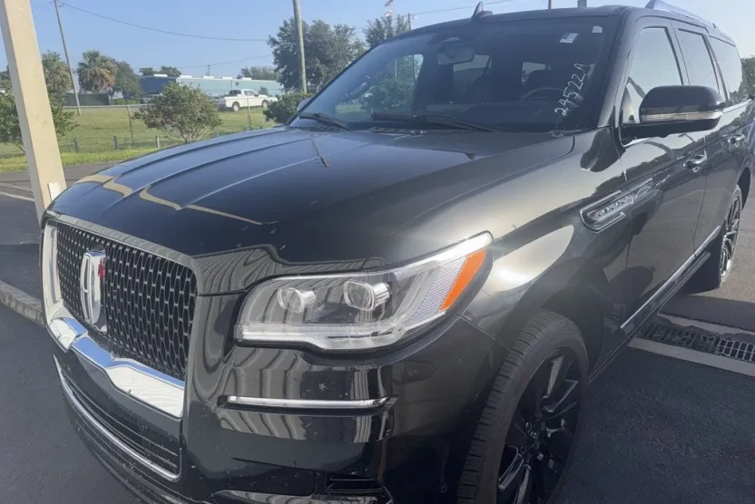 2022 Lincoln Navigator Reserve photo 1