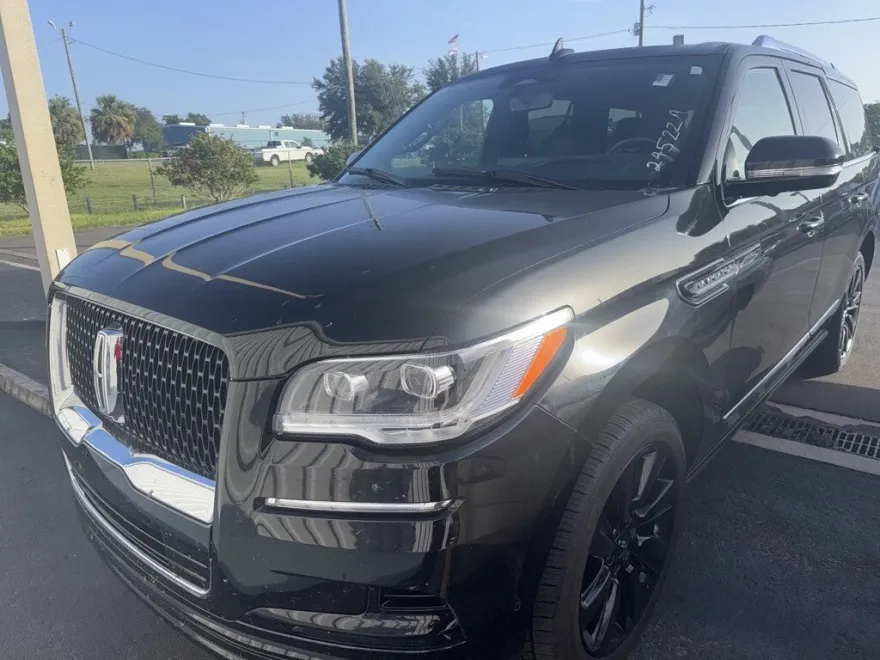 2022 Lincoln Navigator Reserve photo 1