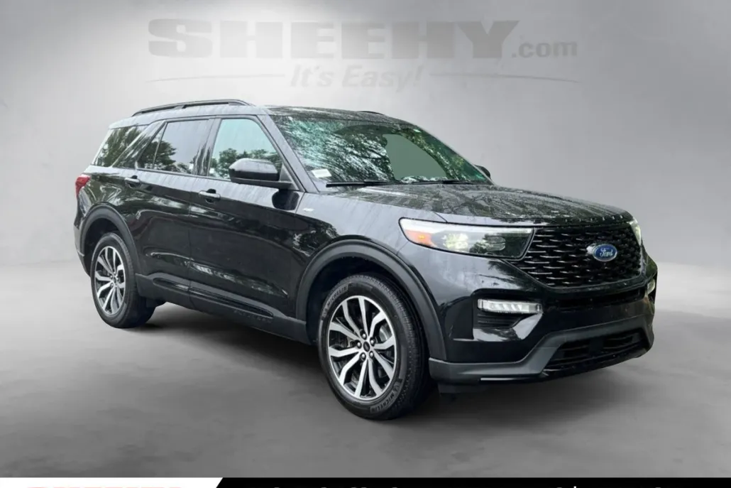 2023 Ford Explorer ST-Line photo 1