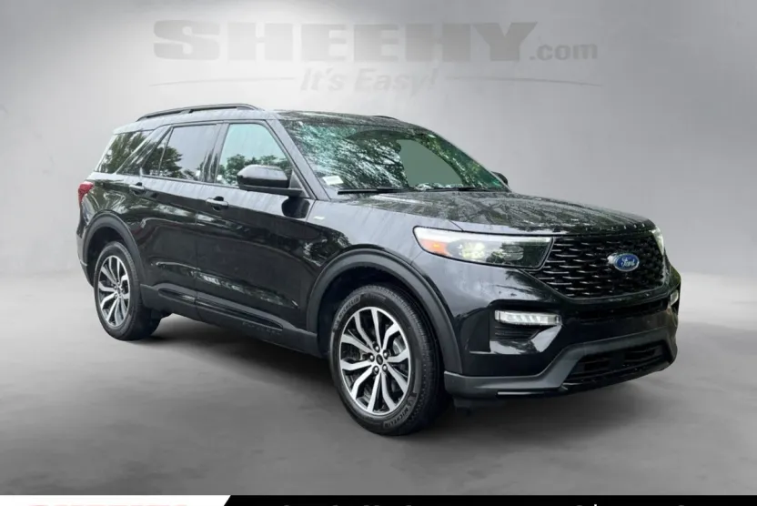 2023 Ford Explorer ST-Line photo 1