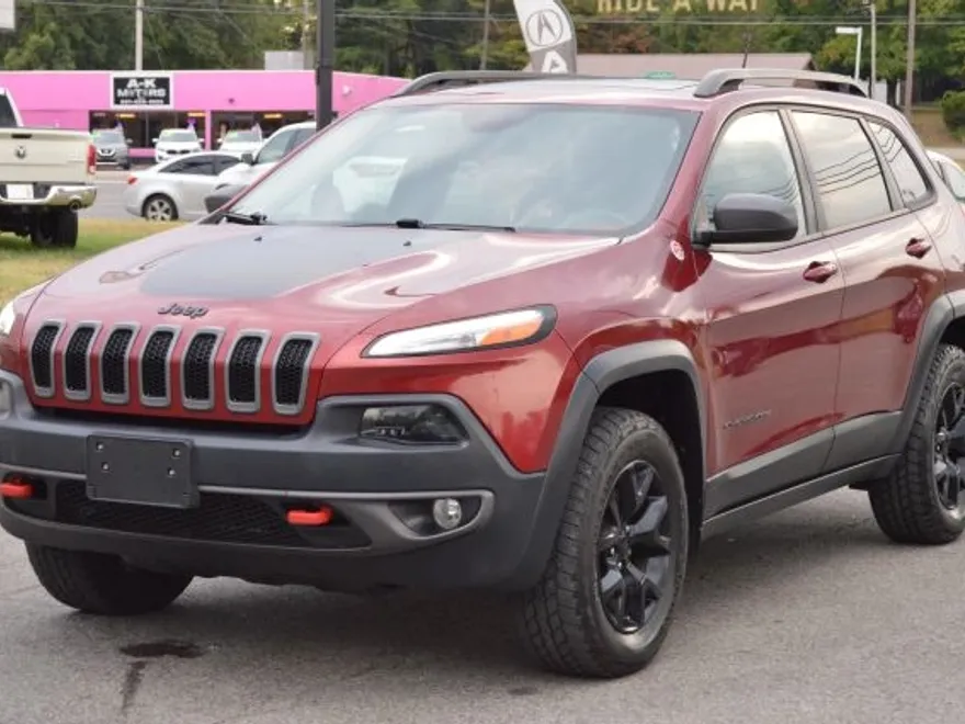 2016 Jeep Cherokee Trailhawk Sport photo 1