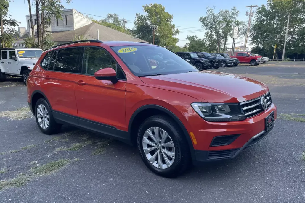 2018 Volkswagen Tiguan S photo 1