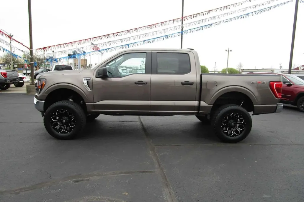 2023 Ford F-150 XLT photo 1