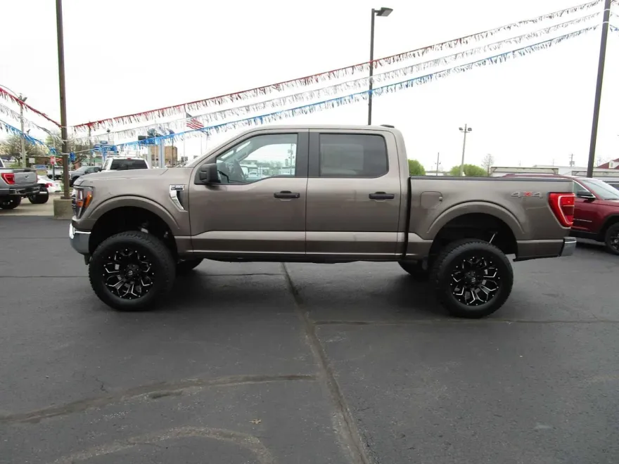 2023 Ford F-150 XLT photo 1