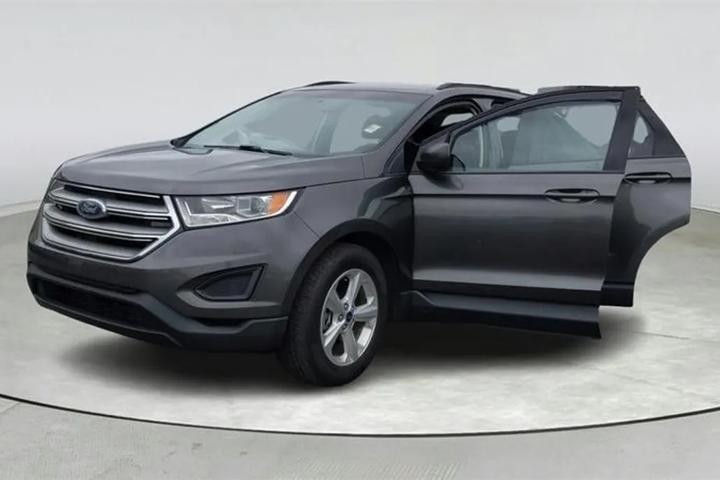 2017 Ford Edge SE photo 1