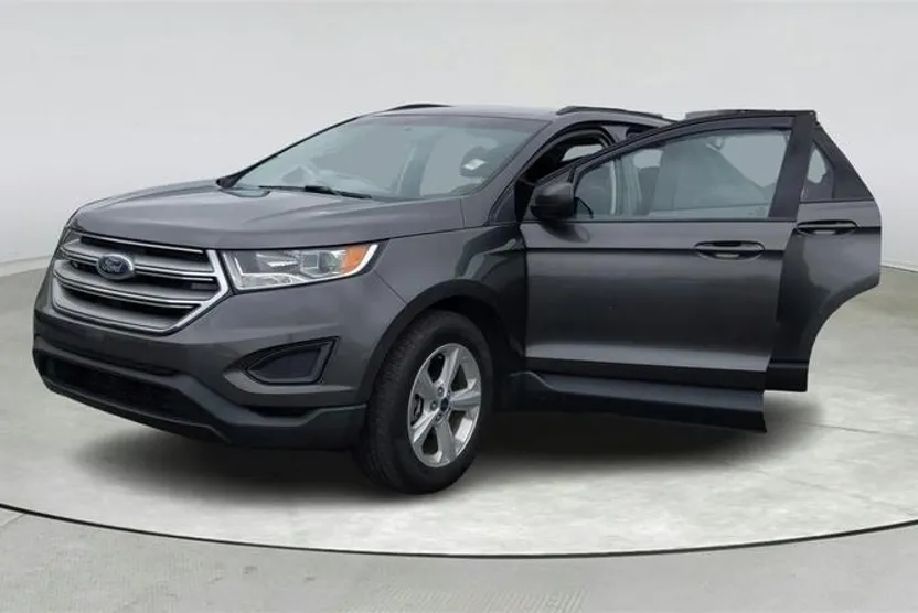 2017 Ford Edge SE photo 1