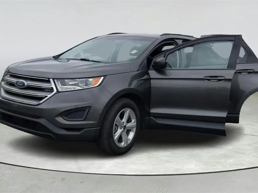 2017 Ford Edge SE photo 1