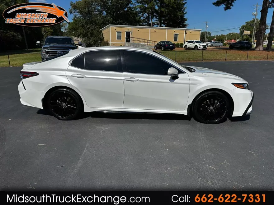 2022 Toyota Camry XSE photo 1