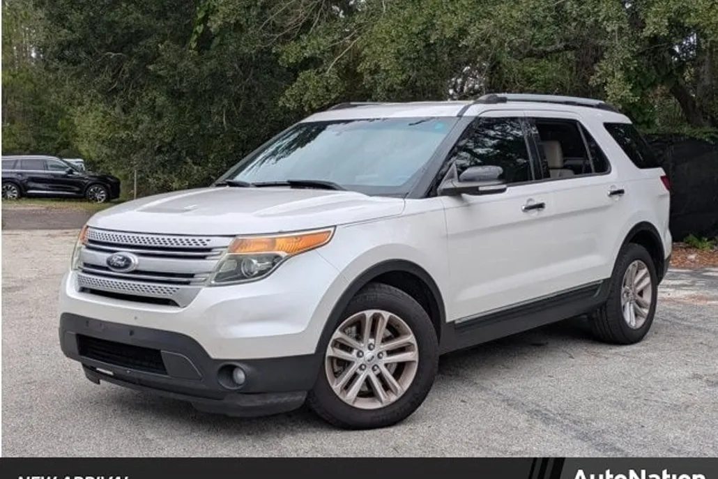 2014 Ford Explorer XLT photo 1