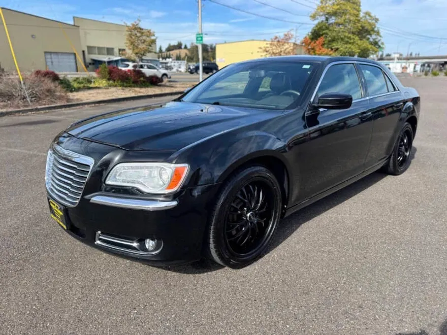 2014 Chrysler 300 Base photo 1