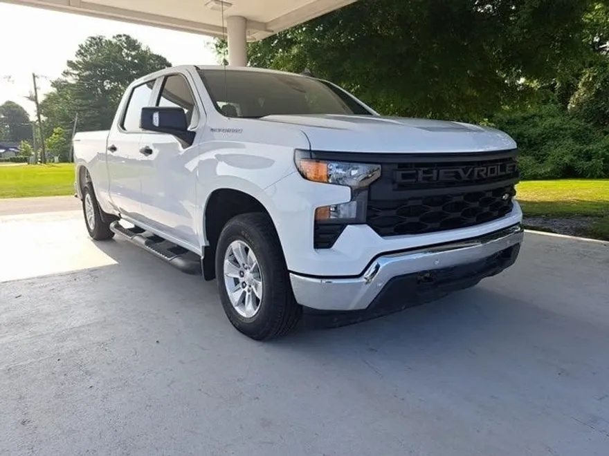 2024 Chevrolet Silverado 1500 photo 1