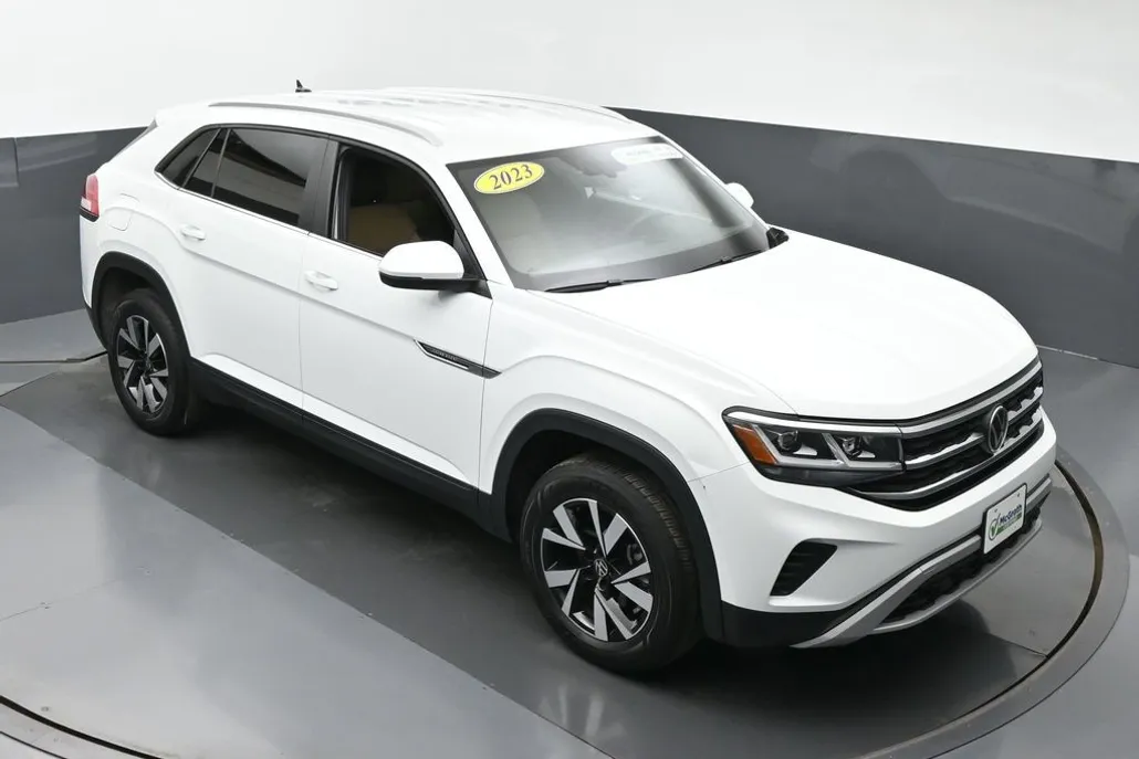 2023 Volkswagen Atlas Cross Sport SE photo 1