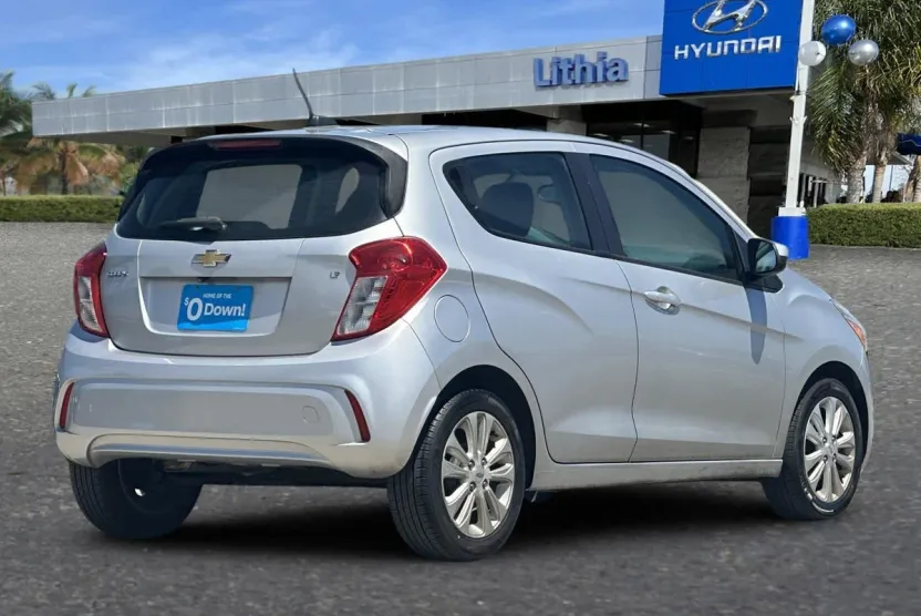 2017 Chevrolet Spark 1LT LT photo 1