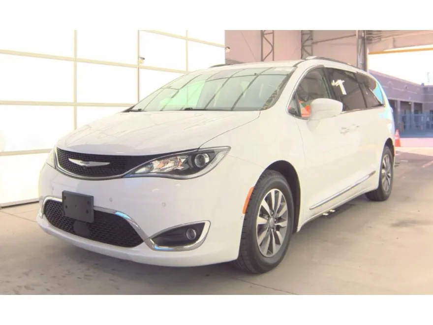 2020 Chrysler Pacifica Touring Plus photo 1