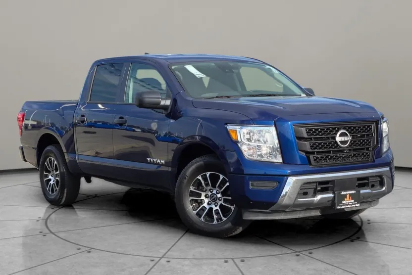 2023 Nissan Titan SV photo 1