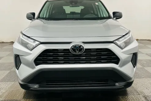 2023 Toyota RAV4 LE photo 2