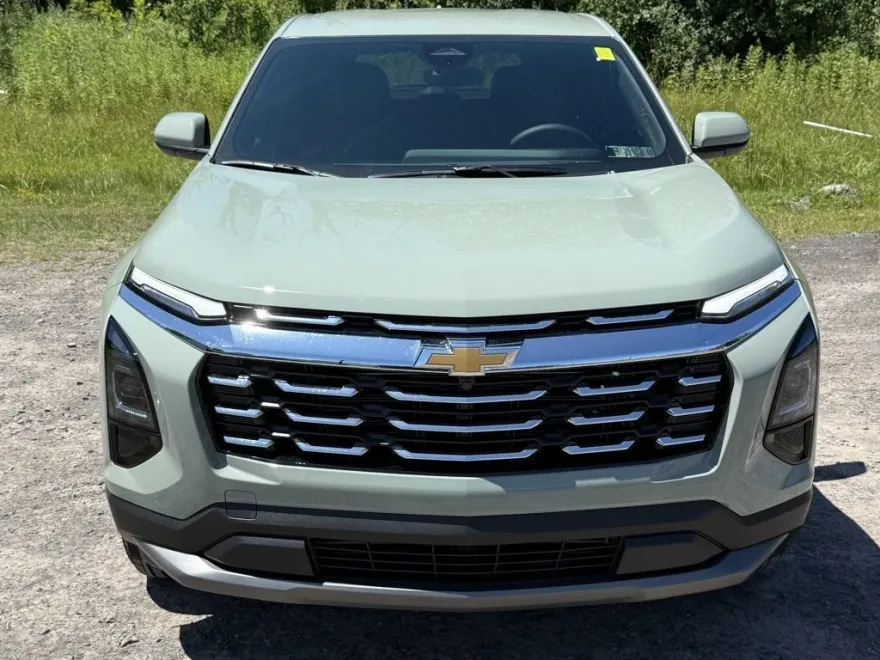 2026 Chevrolet Equinox LT photo 1