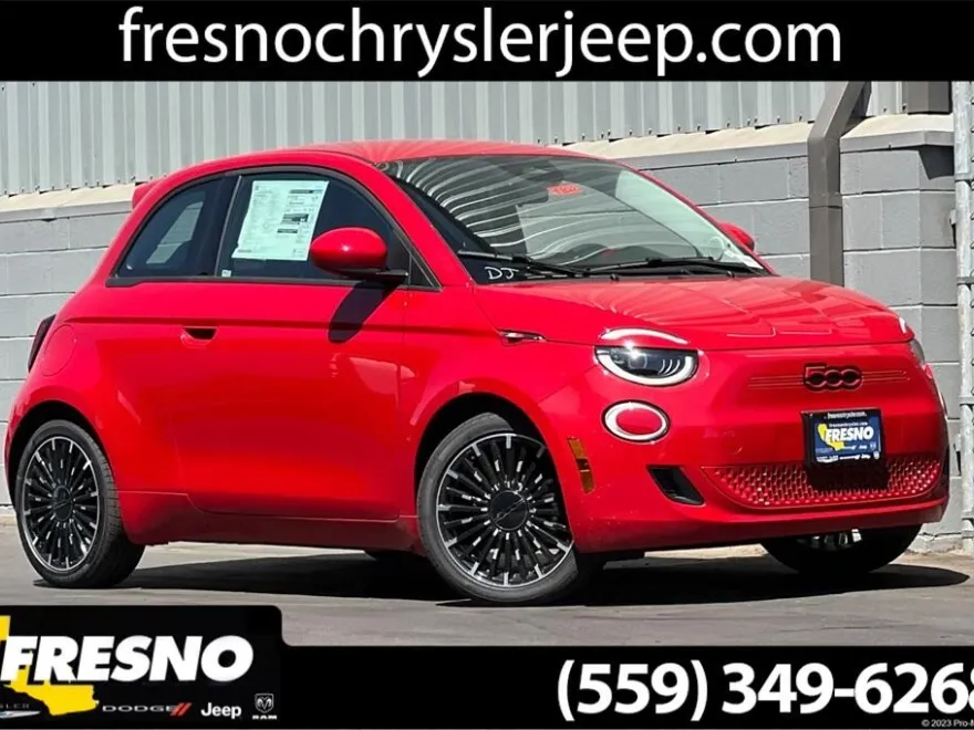 2024 Fiat 500e photo 1