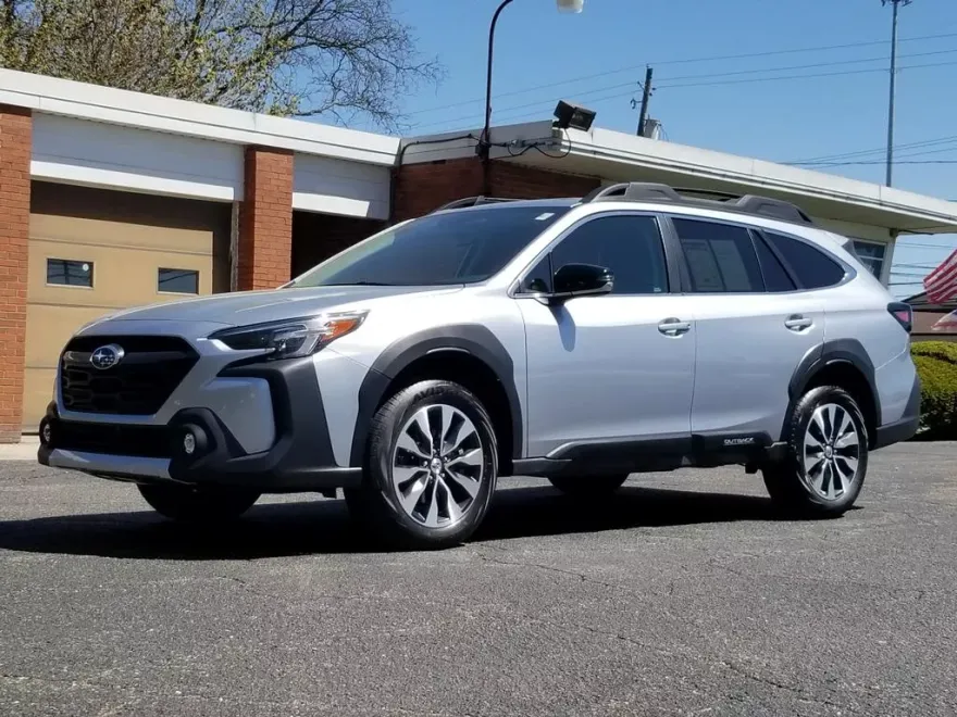 2025 Subaru Outback Limited XT photo 1