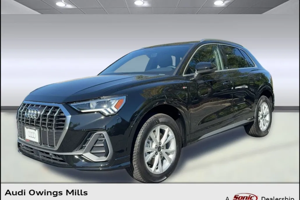 2025 Audi Q3 45 TFSI S line Premium photo 1