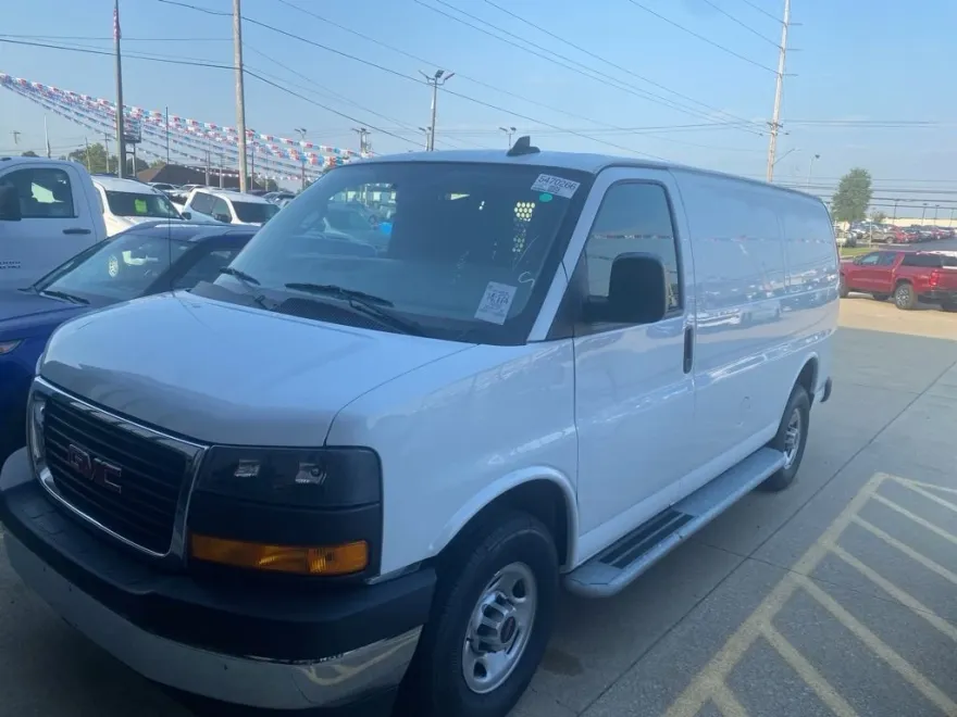 2023 Gmc Savana Cargo 2500 photo 1