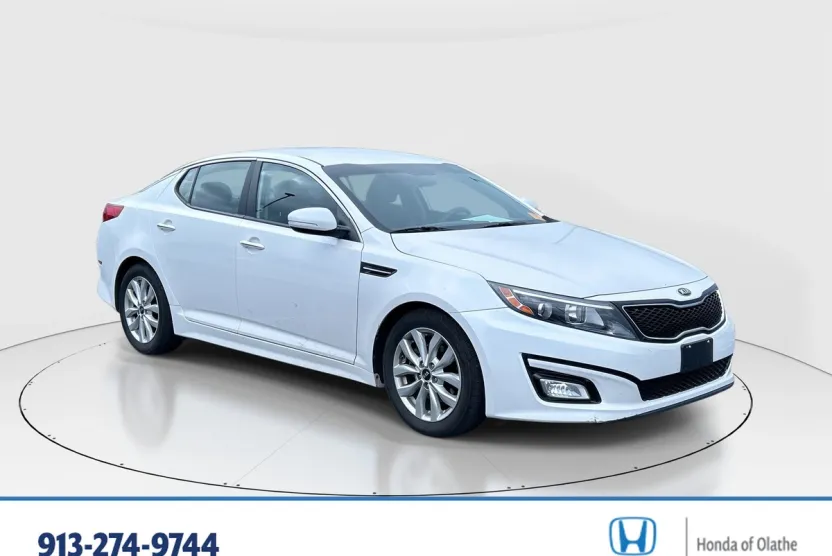 2015 Kia Optima LX photo 1