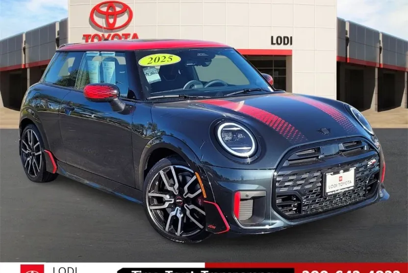 2025 Mini Cooper 2 Door Hardtop Iconic photo 1