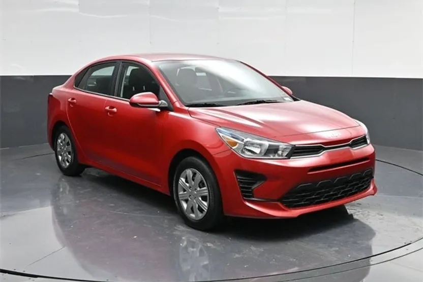 2023 Kia Rio S photo 1