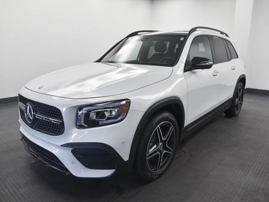 2023 Mercedes Benz GLB 250 4MATIC photo 1